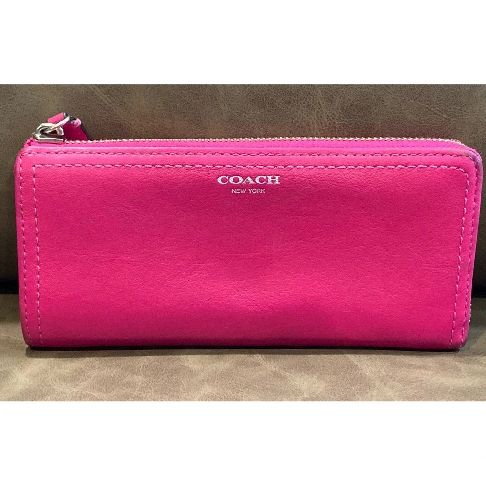 Coach‎ Wallet Women's Fuchsia Legacy Leather Slim Zip Around Clutch Organizer